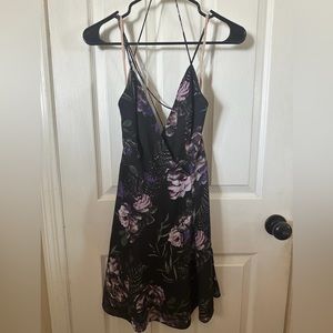 Frame and Partners short floral dress with strappy back and back zipper
Size: 4